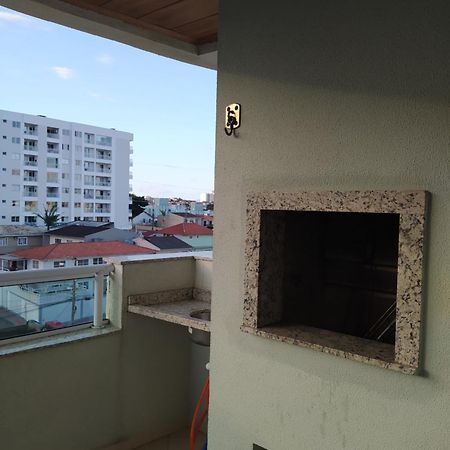 Apto Jairo E Eliane Com 03 Quartos E Garagem Interna Leilighet Sao Jose  Rom bilde